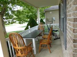 Beautiful Hard wood floor House 9 min. to Airport. - Image 3