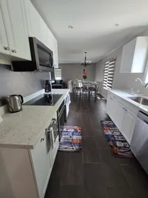 Cozy 3BR Home W Parking 15 Mins to Niagara Falls - Image 3