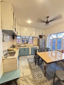 3 bhk | 2 minutes walk from Dal Lake - Image 4