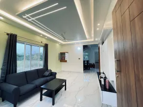 Cozy stay with warm host and serene hill view - Image 3