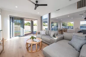 Solara House with Heated Pool and Cinema Room - Image 2