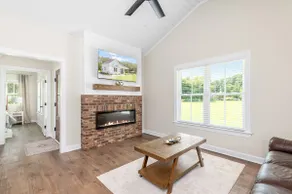 “ Driftwood” River View Retreat - Image 3