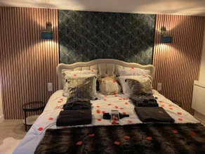 Suite with Jacuzzi, sauna and massages - Image 4