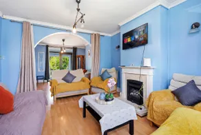 4 Bedroom Central Birmingham - Image 2