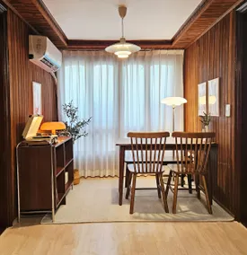 [Haenggung-dong] LP, pitchwood, and lighting | Vintage-style accommodation | Free picnic set rental | Near Suryujeong Park - Image 2