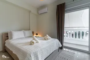 Emeralds - Premium & Modern Stay in Egaleo-Athens - Image 3