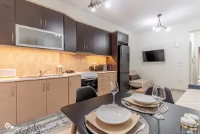 Emeralds - Premium & Modern Stay in Egaleo-Athens - Image 5