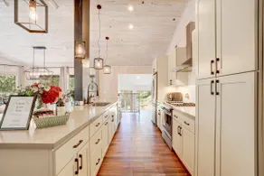 Family Retreat | Master Suites-Hot Tub | Sleeps10 - Image 3