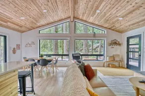 Mt. Hood cabin with a covered private hot tub - Image 2