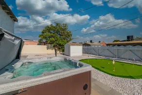 King Beds • Jacuzzi • Mini Golf • Pets Welcome - Image 5