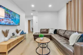 King Beds • Jacuzzi • Mini Golf • Pets Welcome - Image 2