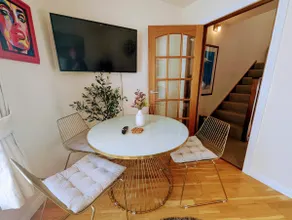 Charming City center home with Free Parking - Image 2