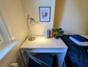 Charming City center home with Free Parking - Image 3