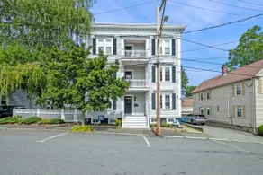 Salem 3 Bedroom with Gameroom, Balcony, Parking, and more - Image 5