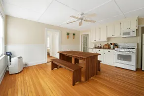 Salem 3 Bedroom with Gameroom, Balcony, Parking, and more - Image 3