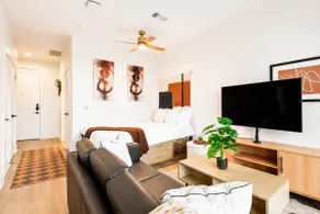 Cozy Stylish Studio with Gym and pool - Image 3