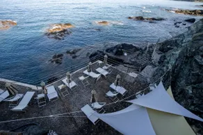 Sea view retreat: relax, pool and private bay. - Image 5