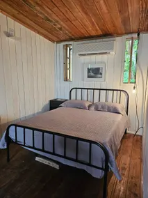 Black Box Hostel Combu Island - Image 4