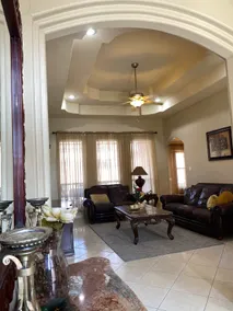 Comfortable and cozy lodging in an accessible area - Image 2