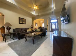 Comfortable and cozy lodging in an accessible area - Image 4