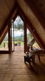 Yellow cabin - Image 3