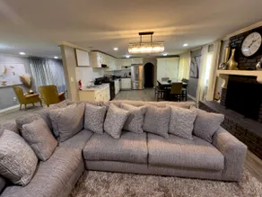Luxury Cozy Spacious 5 Beds 3 Bath home! - Image 2