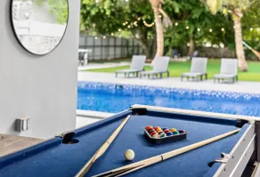 Luxe 4BR Miami |Pool |Near Airport| Games|Backyard - Image 5