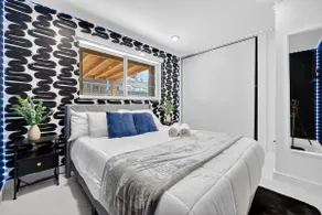 Luxe 4BR Miami |Pool |Near Airport| Games|Backyard - Image 3