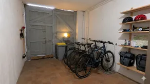 Tropical suite • Quiet city center • Bike & Loire - Image 5