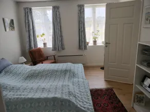 Cozy lower floor in house - Image 3