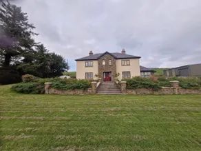 Guest suite within main house. - Image 4