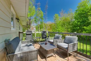 Deck°Screened patio°Minutes to Downtown + Brackley - Image 2