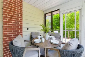 Deck°Screened patio°Minutes to Downtown + Brackley - Image 4