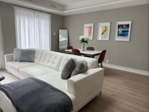 Luxury 2 BRM Penthouse Downtown City Skyline Views - Image 4