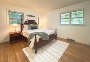 4BR/2BA • Sleeps 10 • 10 Min to UNC & Franklin St - Image 5