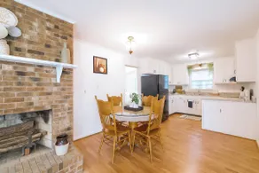 4BR/2BA • Sleeps 10 • 10 Min to UNC & Franklin St - Image 4