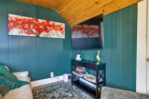 Cozy apartment in the heart of Liverpool NY - Image 5