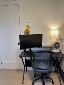 New Luxury 2-Bedroom Haven| Free Parking - Image 2