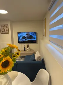 New Luxury 2-Bedroom Haven| Free Parking - Image 3