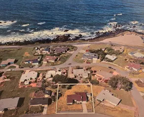 Ocean view-Huge backyard-Quiet neighborhood - Image 3