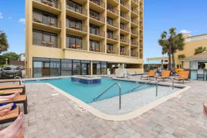Bright Oceanfront PH- Pools Tiki Bar Breakfast - Image 4