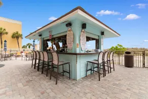 Bright Oceanfront PH- Pools Tiki Bar Breakfast - Image 5