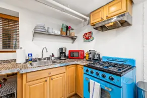 Private sunny 1 br apartment - Image 3