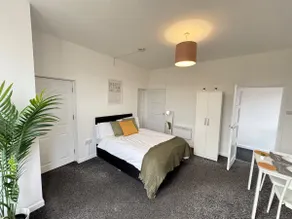 THE SPRINGFIELD SUITE - ONE BEDROOM APARTMENT - KIDDERMINSTER CENTRAL - SLEEPS 3 GUESTS - PARKING INCLUDED - WEST MIDLANDS SAFARI PARK LOCATIOn - Image 3