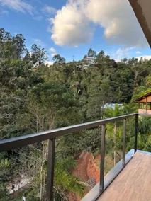 House with a view of the Valley - Image 4
