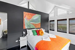 'Northwood Haus' Refined Federation-style Retreat - Image 4
