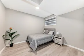 Private 2-Bedroom Basement Home - Image 3