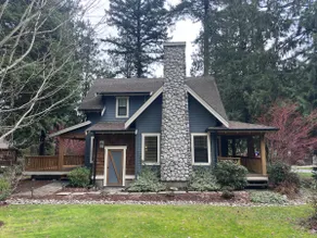 2BR + Den Cozy Family Getaway w/ Resort Amenities - Image 2