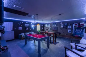 Farmhouse Estate | Screened Pool · Game · 3 Kings - Image 3