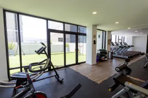 Modern Studio with Terrace, Gym & Great Location - Image 4